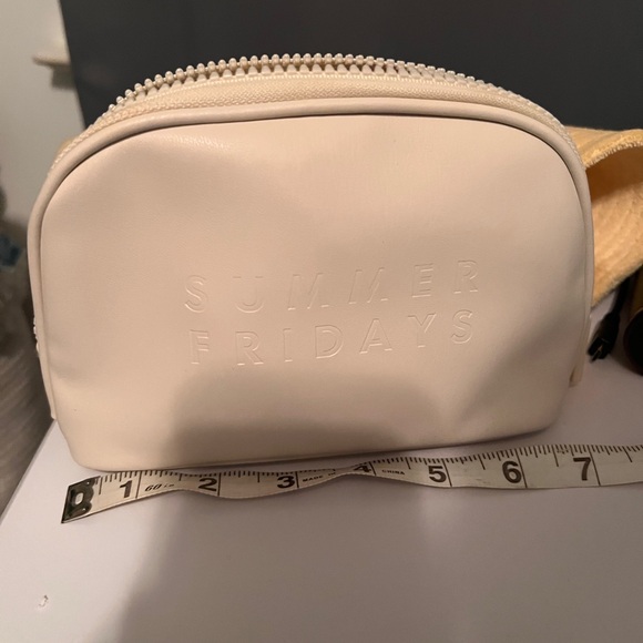 Summer Fridays Bucket hat & Makeup Bag - Picture 5 of 8